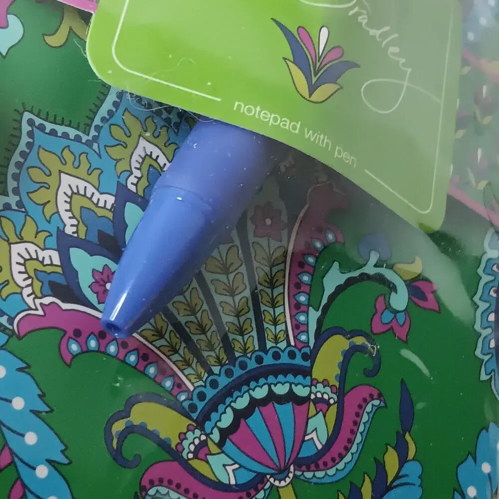 Vera Bradley Emerald Paisley 100 Sheet Notepad with Pen New In Package - Gift